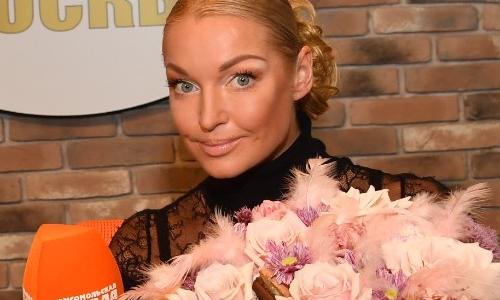 Волочкова объявила о свадьбе с известным певцом